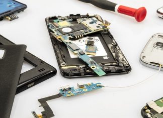 Foxconn Head says Mobile Phone Imports Decline by Half in 2017-18 Fiscal