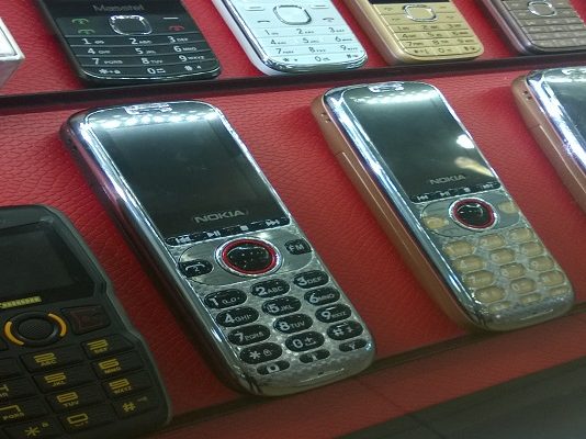 370 Million Smart Feature Phones to Be Sold in Three Years: Report