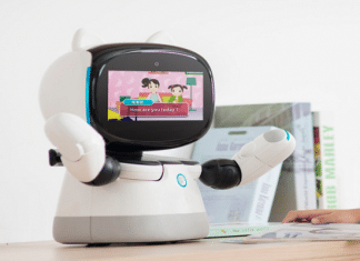 Humanoid Robots with AI Capabilities Showcased at MWC 2019